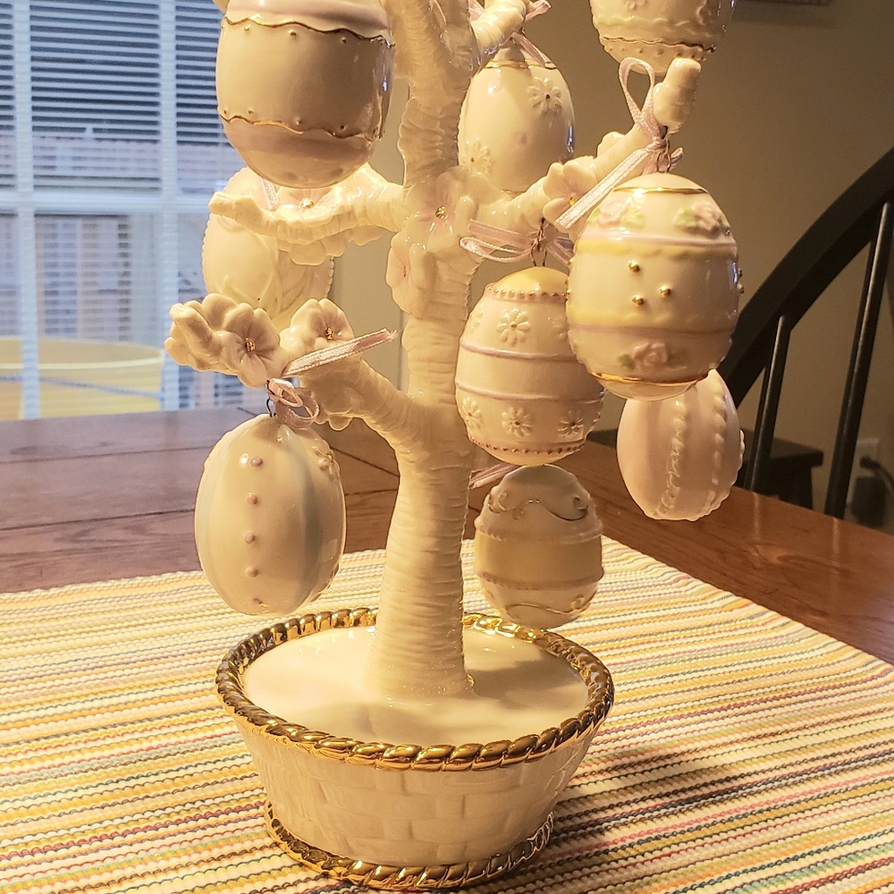 Lenox Easter Traditions Tree with 10 Eggs